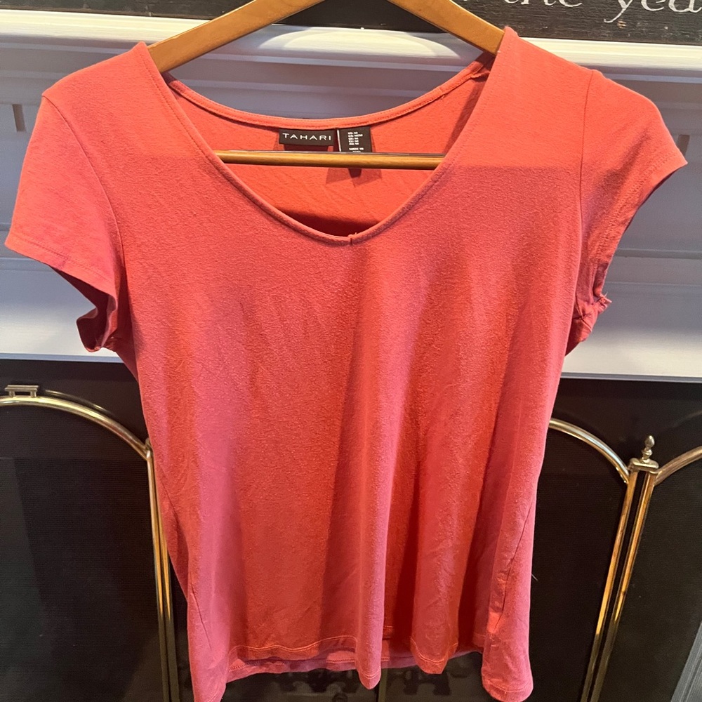 TAHARI SHORT SLEEVE TOP